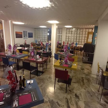 Hotel Gambrinus Riccione Exteriör bild