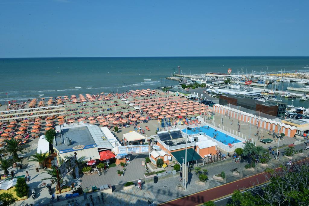 Hotel Gambrinus Riccione Exteriör bild