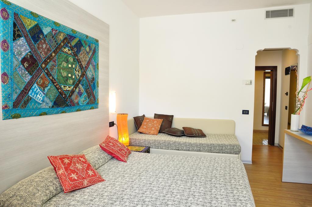 Hotel Gambrinus Riccione Rum bild