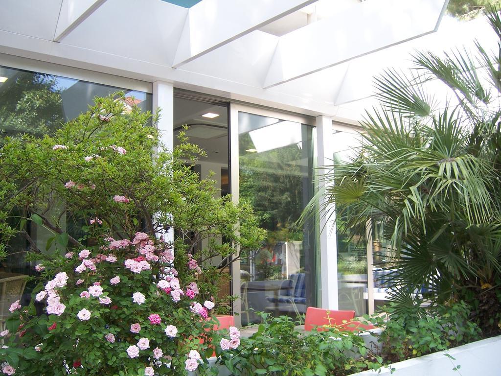 Hotel Gambrinus Riccione Exteriör bild