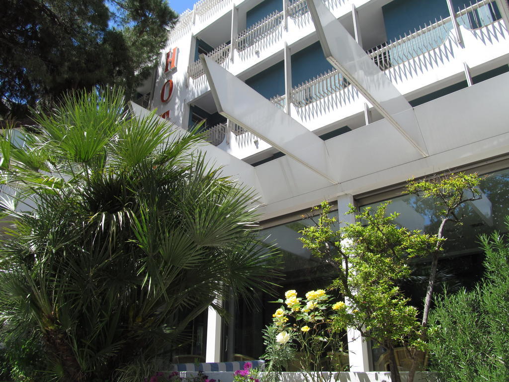 Hotel Gambrinus Riccione Exteriör bild