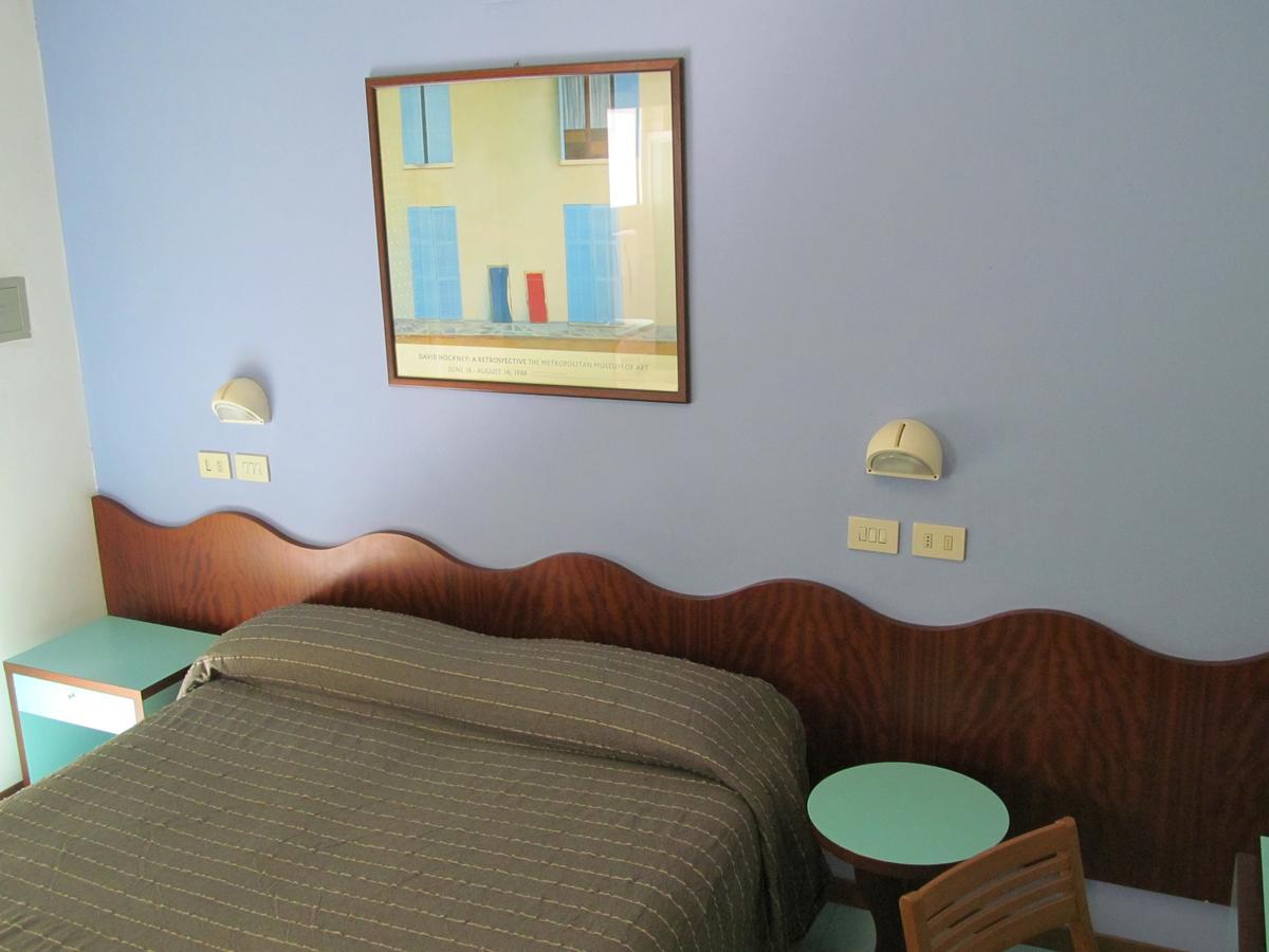 Hotel Gambrinus Riccione Exteriör bild